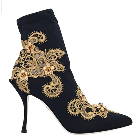 Dolce & Gabbana Shoes - NWT DOLCE & GABBANA 3D embroidered ankle boots sz 38